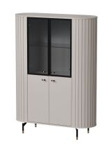 Vitrine Annelin 01 in Kaschmir, 155 x 112 x 40 cm, optionale LED-Beleuchtung am Glaseinlegeboden möglich, 4 Türen, Soft-Close System, 4 Fächer